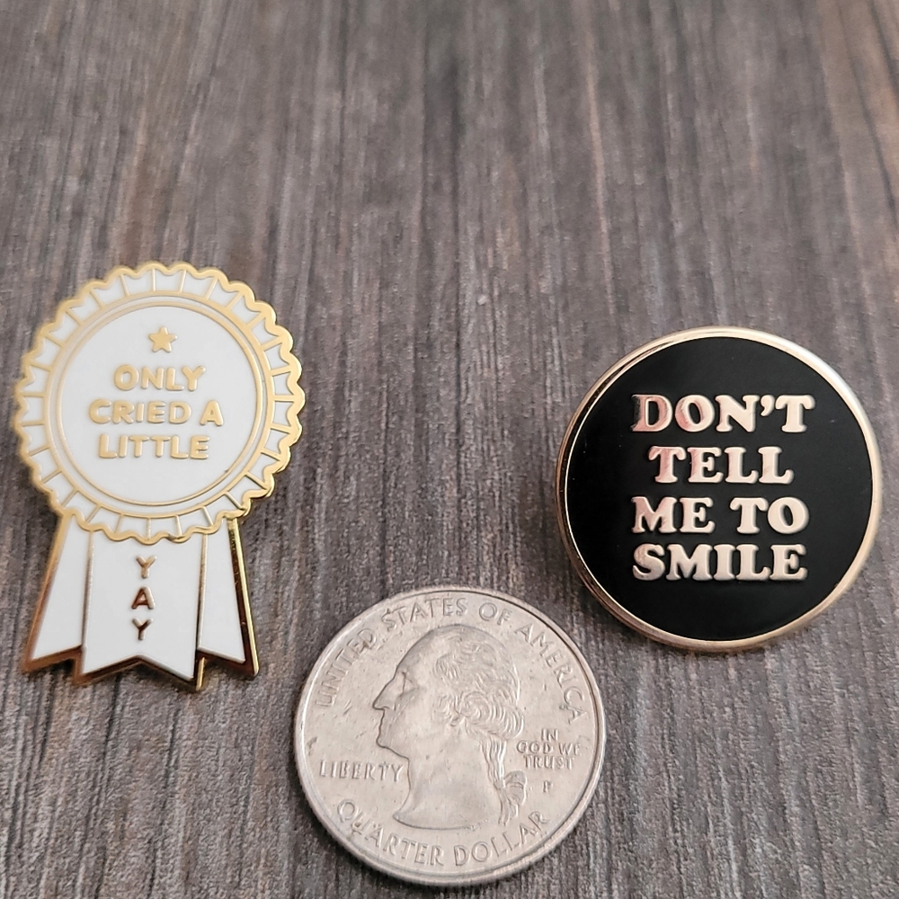 Lot of 2 pins